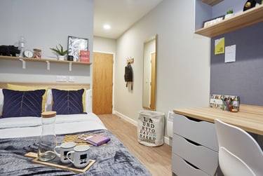 Gold En Suite - Image 1